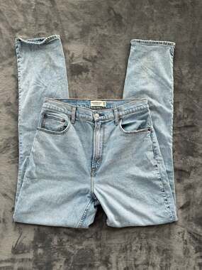 Abercrombie The 90s Slim Straight Jeans | 90s Minimalist